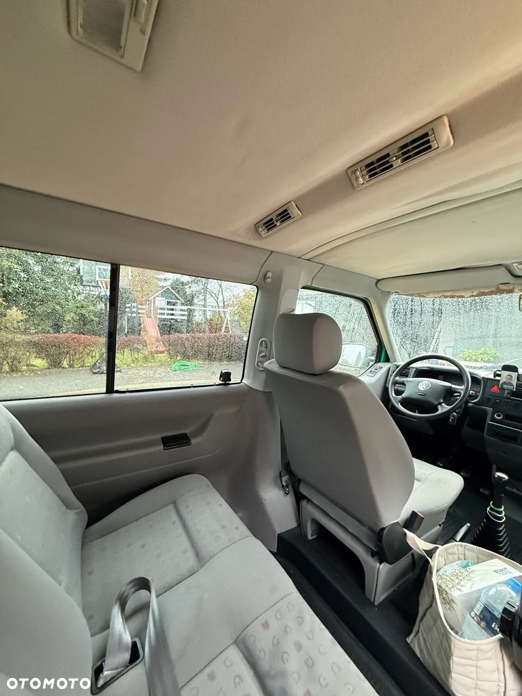 Volkswagen Caravelle - 5