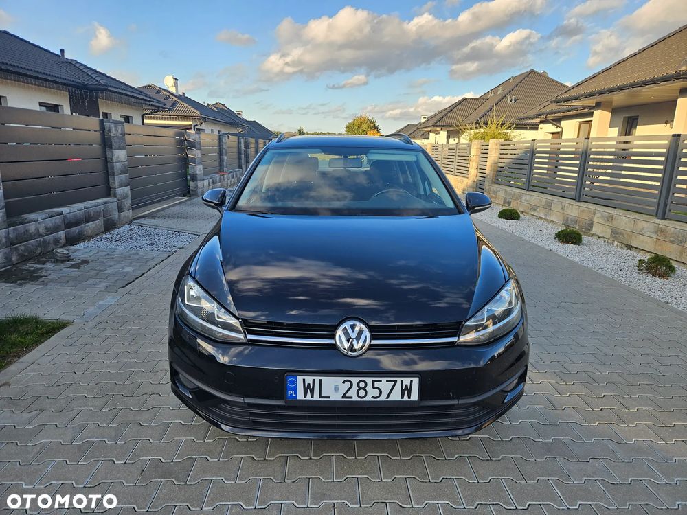 Volkswagen Golf - 1