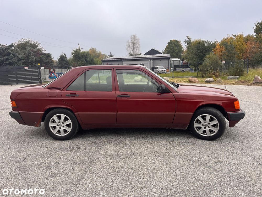 Mercedes-Benz W201 1993 photo 5
