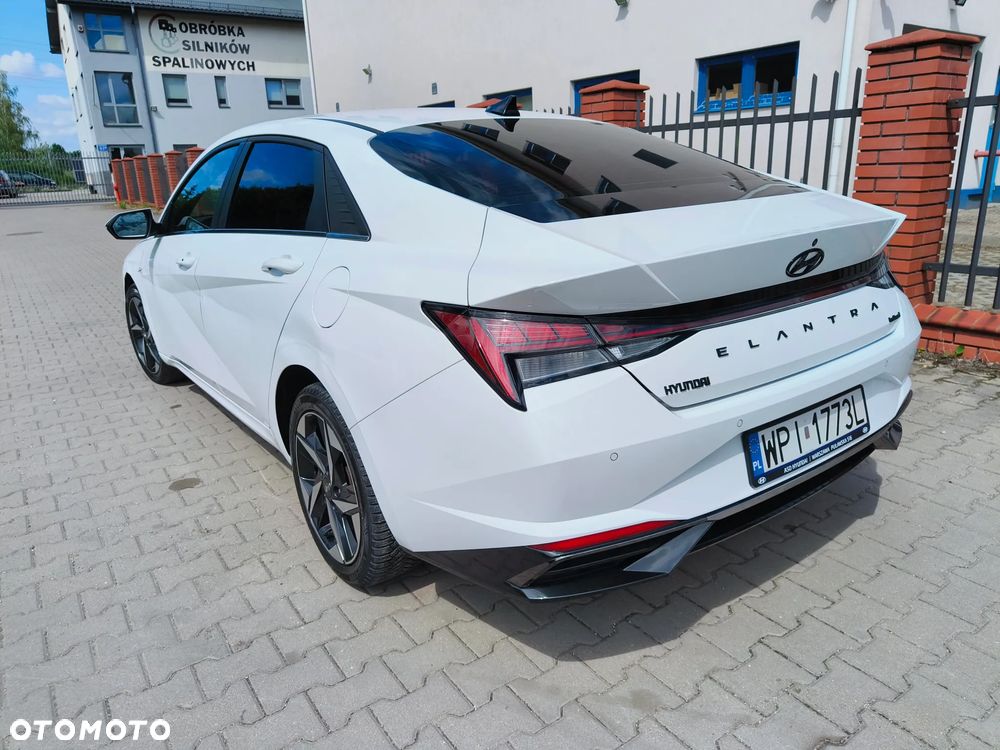 Hyundai Elantra 1.6 Executive - 3