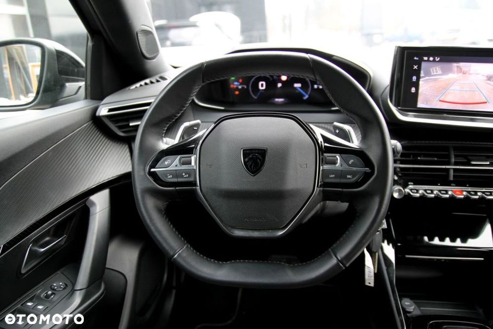 Peugeot 2008 1.2 PureTech Allure S&S EAT8 - 11