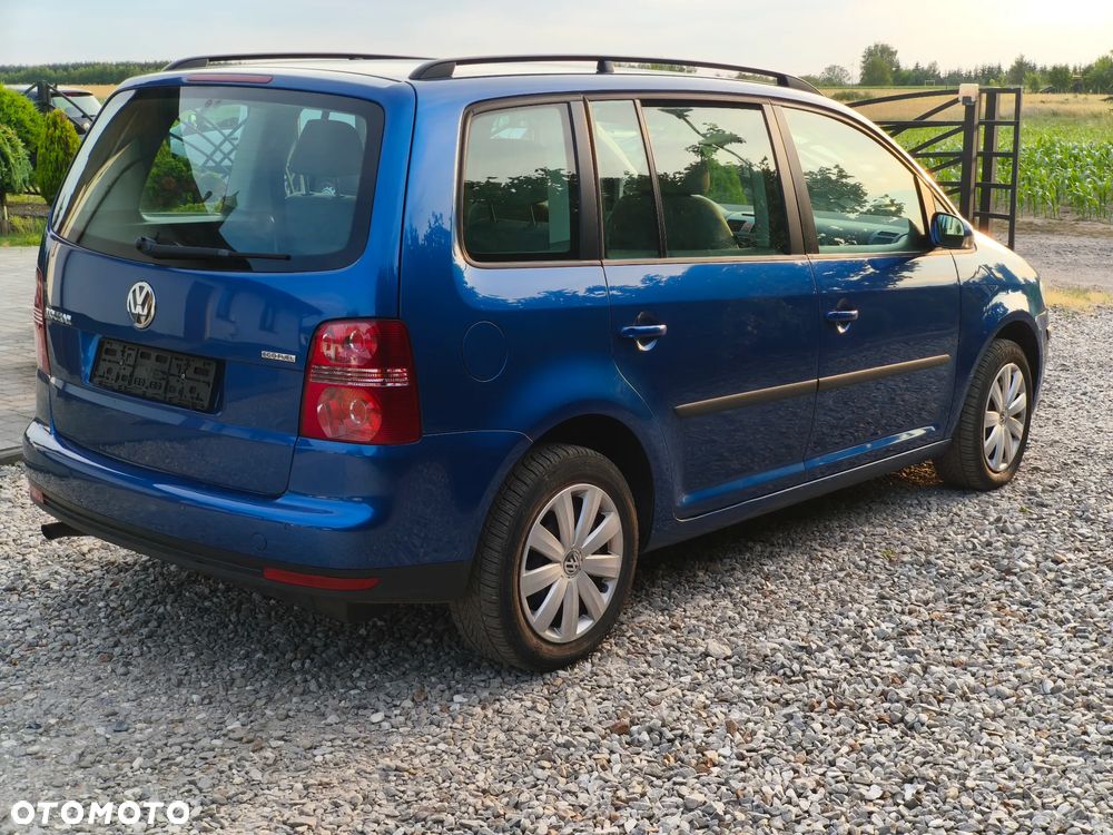 Volkswagen Touran - 4
