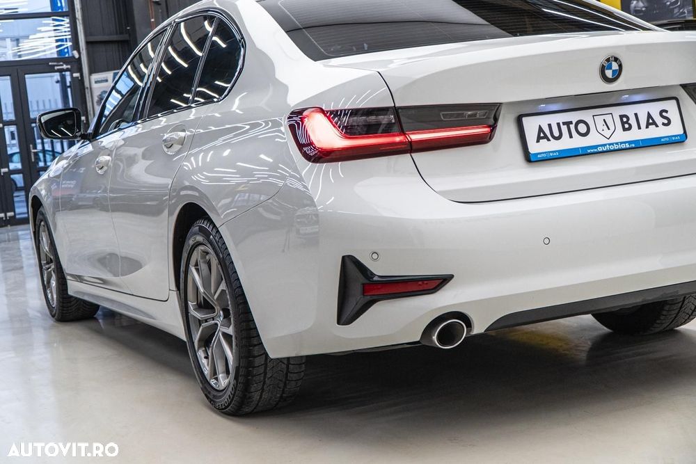 BMW Seria 3 316d Aut. Sport Line - 32