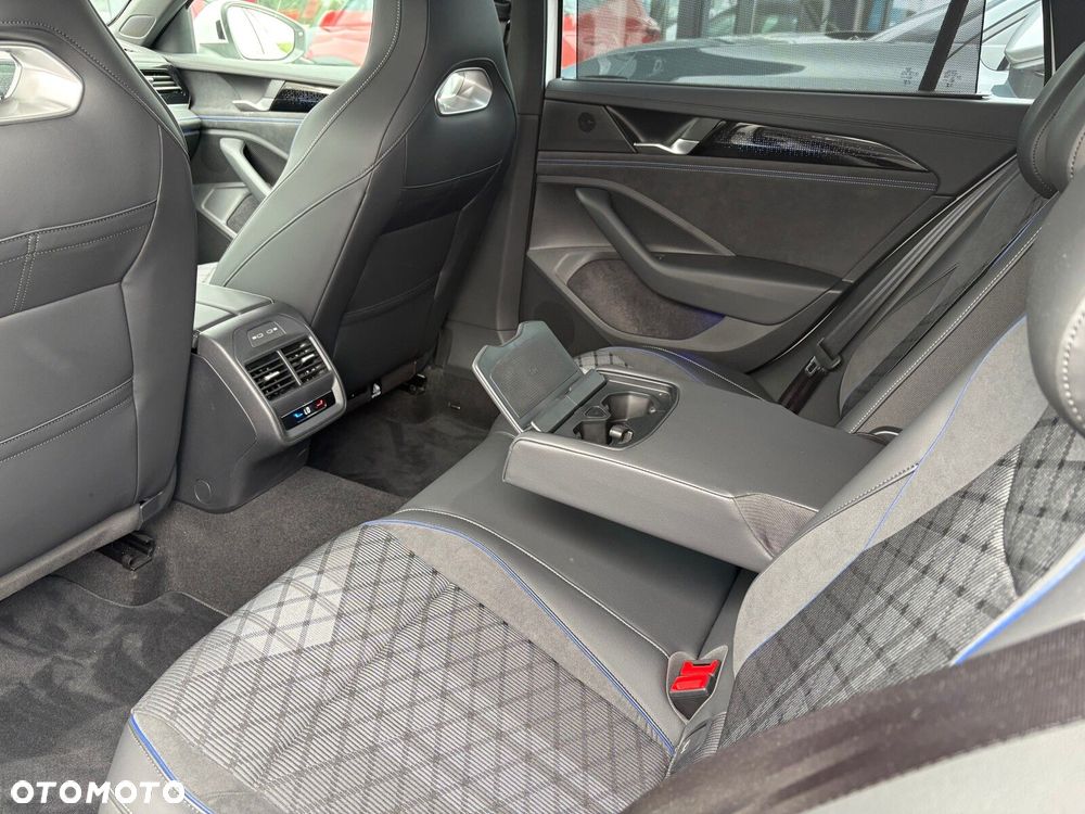 Volkswagen Passat Variant - 15