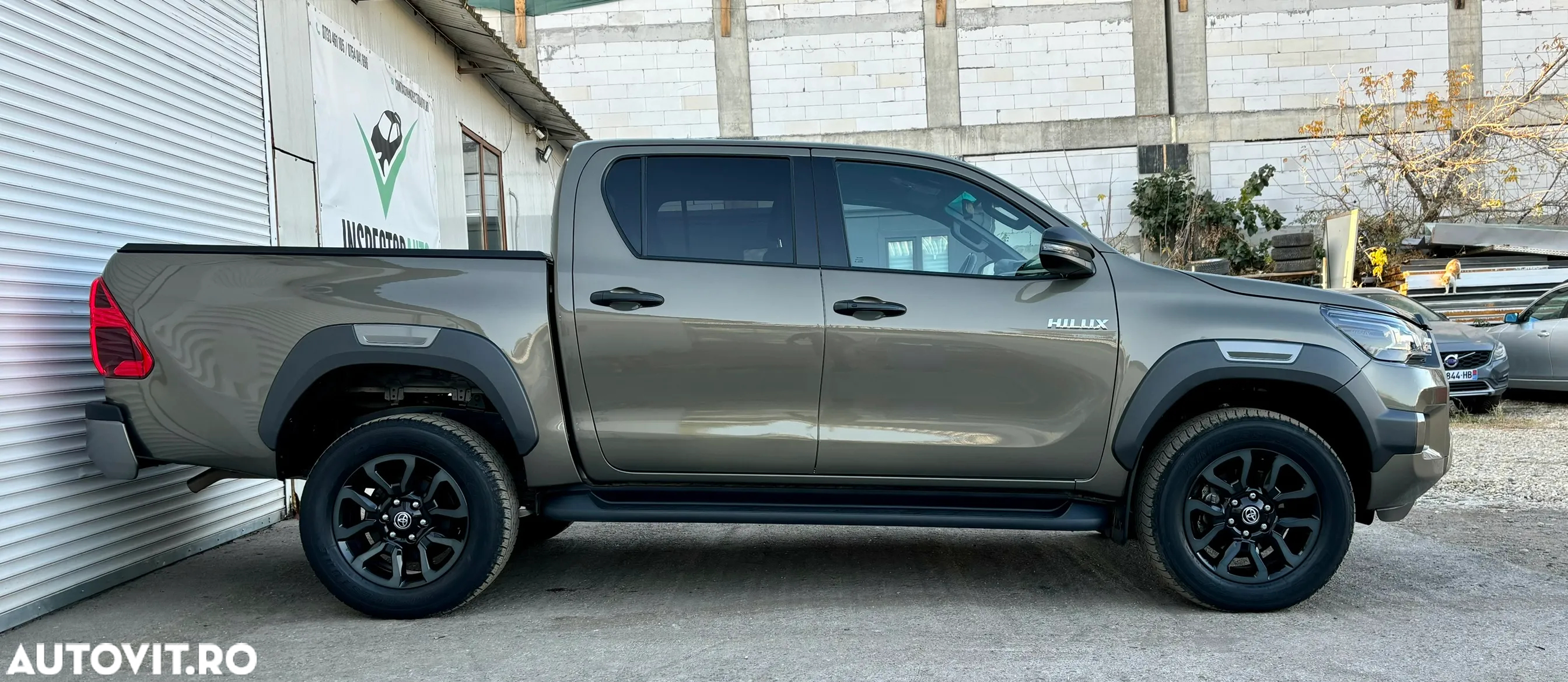 Toyota Hilux 2.8D 204CP 4x4 Double Cab AT Invincible - 17