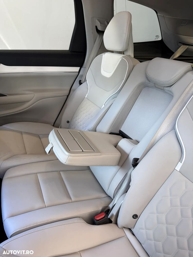 Volvo EX90 - 26