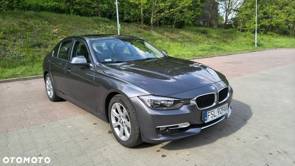 BMW Seria 3 328i xDrive - 17