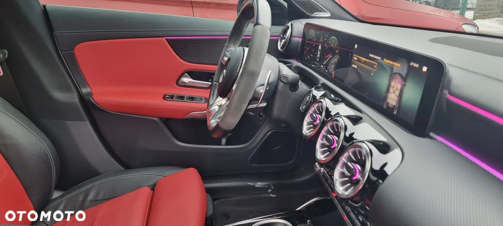 Mercedes-Benz CLA AMG 45 4-Matic 8G-DCT - 14