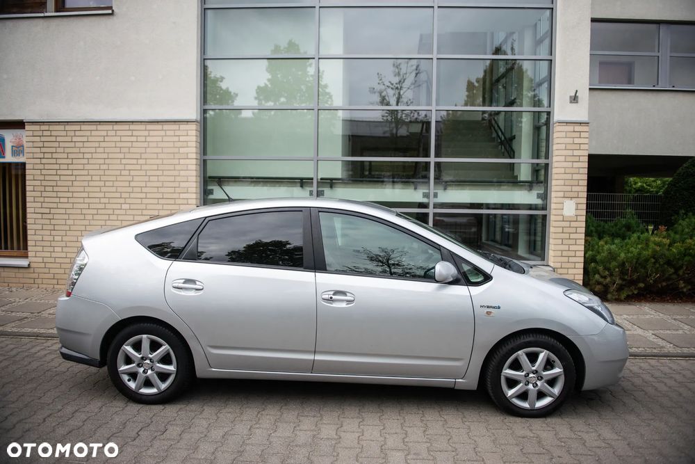 Toyota Prius 1.5 VVT-i Prestige - 11