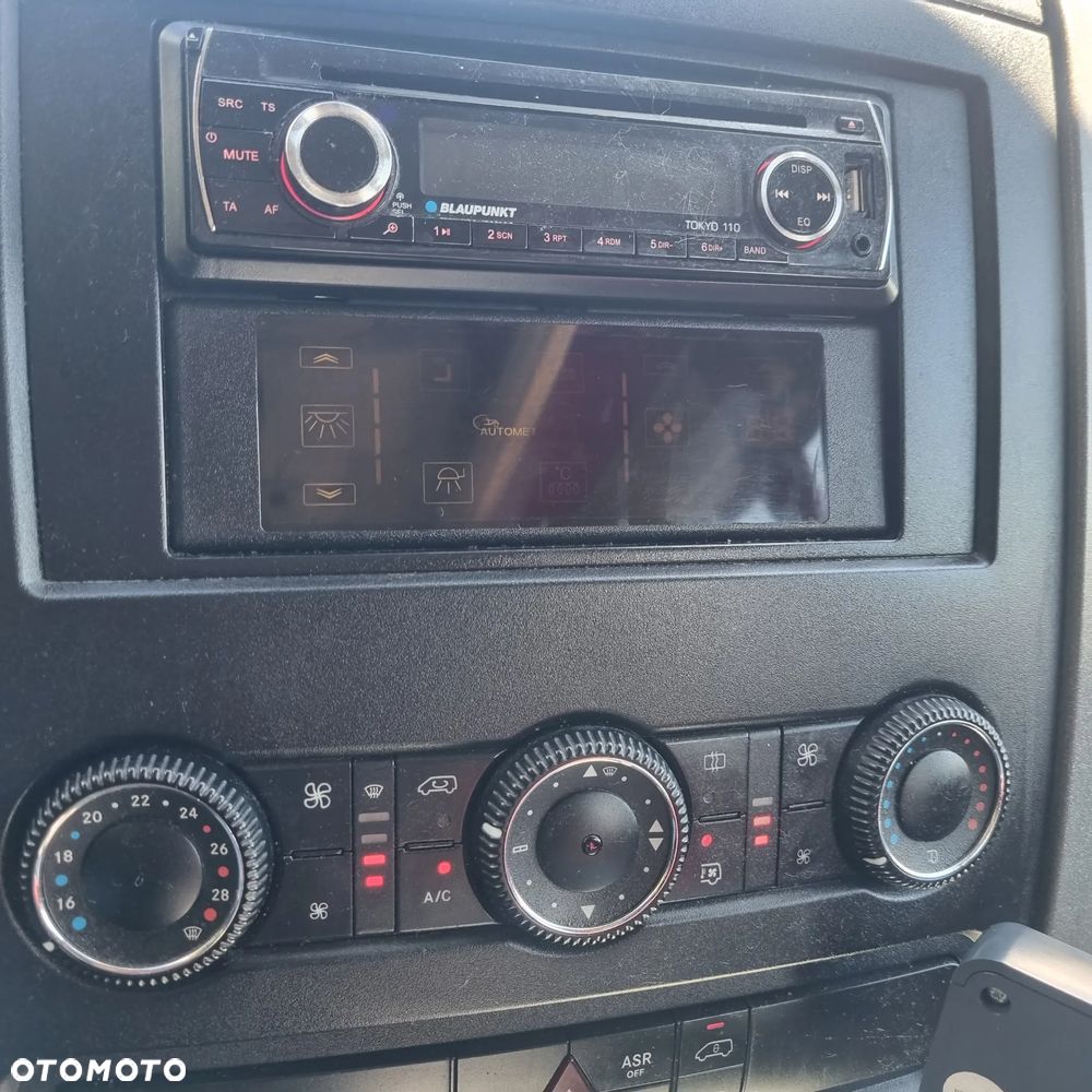 Mercedes-Benz Sprinter - 12