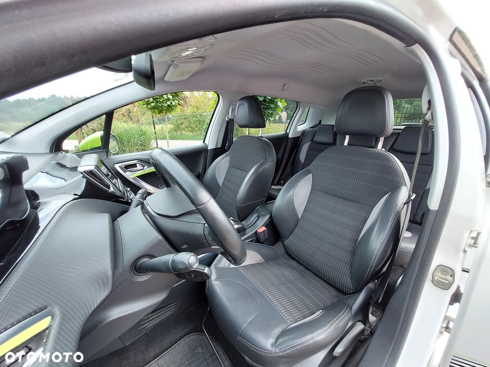 Peugeot 2008 e-HDi FAP 92 STOP & START Allure - 4