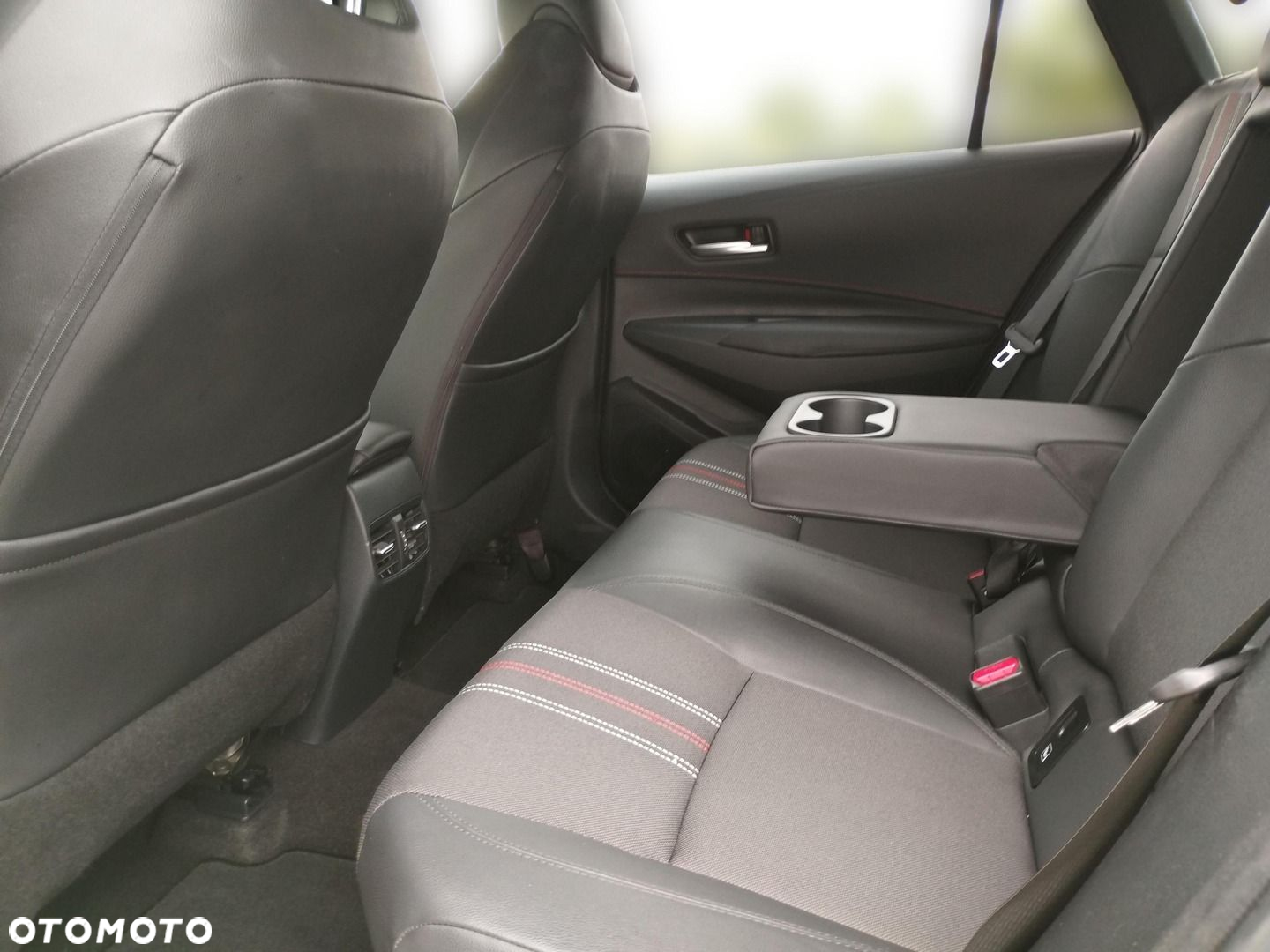 Toyota Corolla - 13
