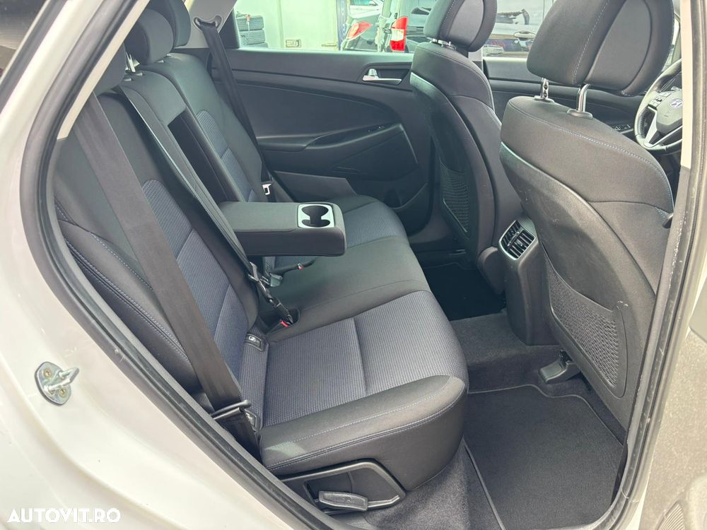 Hyundai Tucson 2.0 CRDI 4WD Automatik Style - 31