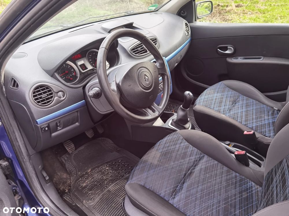 Renault Clio 1.2 16V 75 Expression - 16