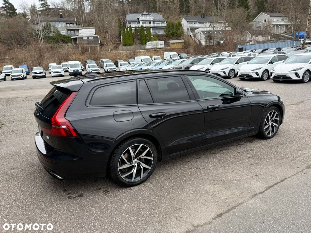 Volvo V60 T6 AWD Plug-In Hybrid Inscription - 9