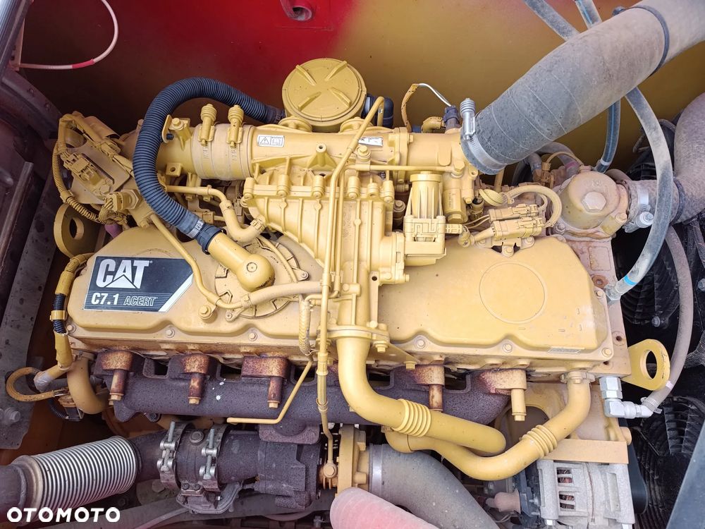 Caterpillar 323 VAH - 9