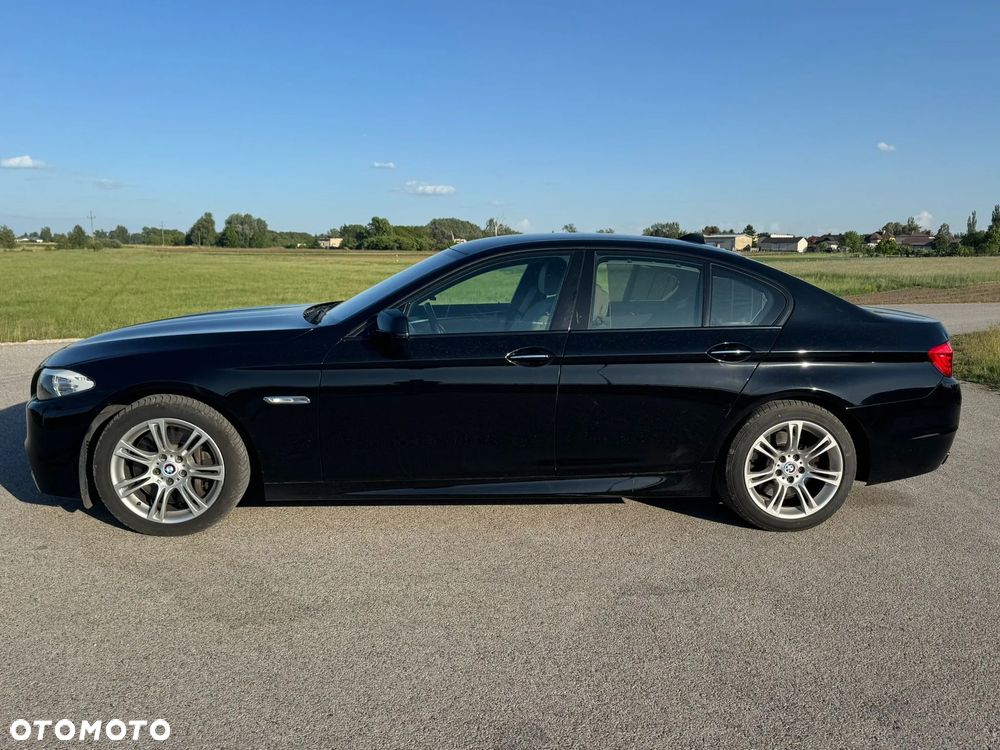 BMW Seria 5 550i xDrive Sport-Aut - 7