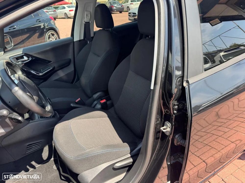 Peugeot 208 - 9