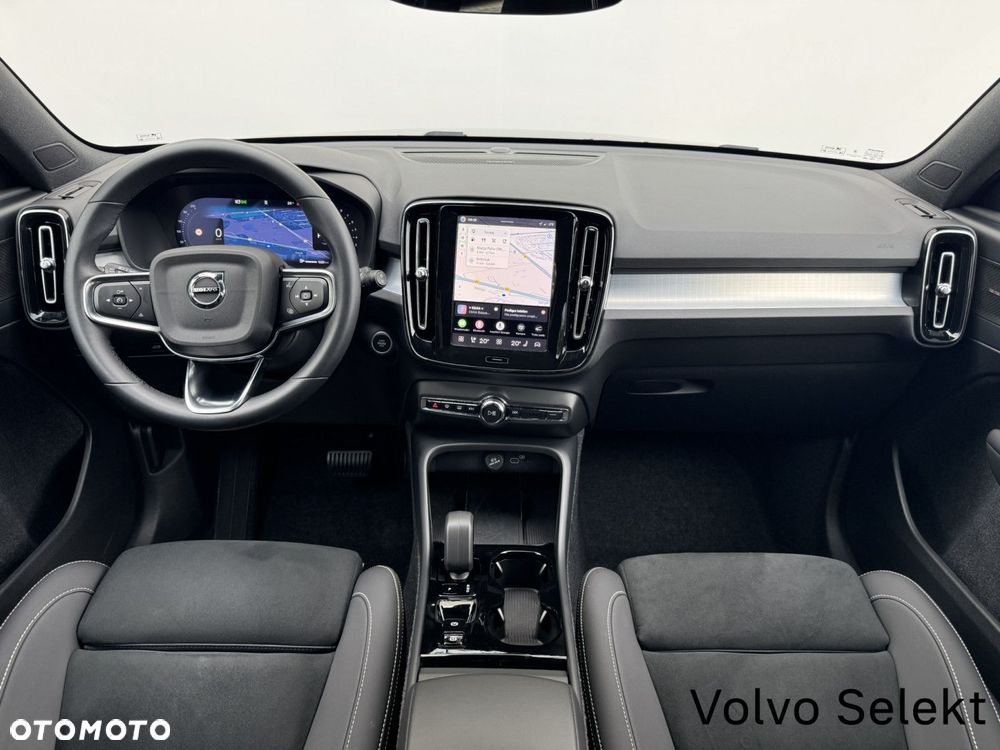 Volvo XC 40 B3 Plus Dark - 18