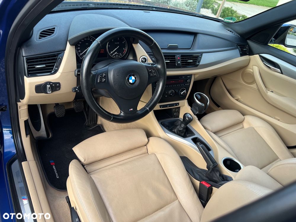 BMW X1 sDrive18d Sport Line - 29