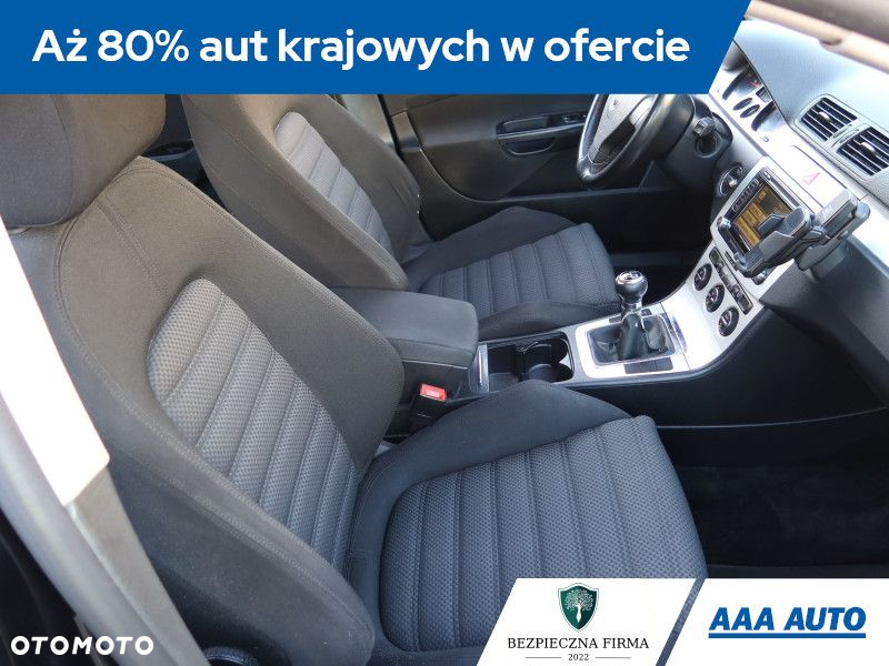 Volkswagen Passat - 10