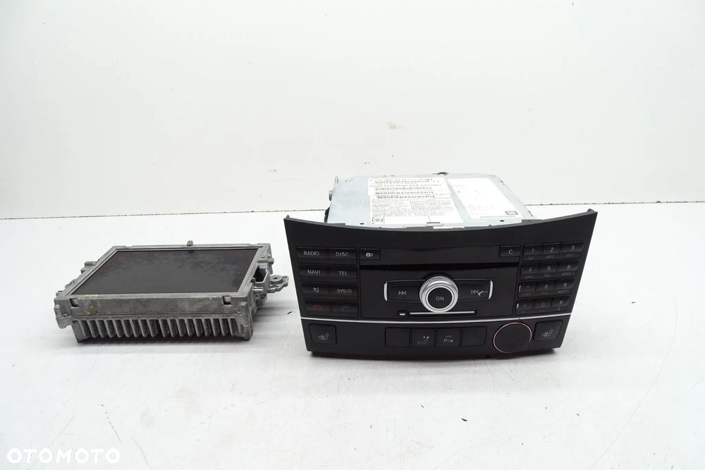 MERCEDES C W204 RADIO NAWIGACJA WYŚWIETLACZ  2049006009 - 1