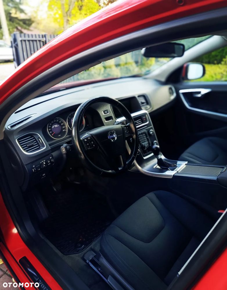 Volvo V60 D3 Momentum - 18