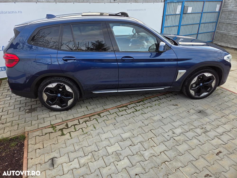 BMW iX3 - 5