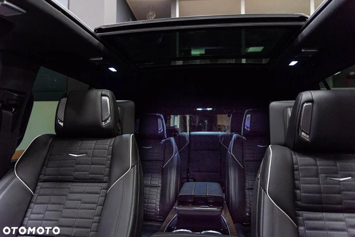 Cadillac Escalade - 26