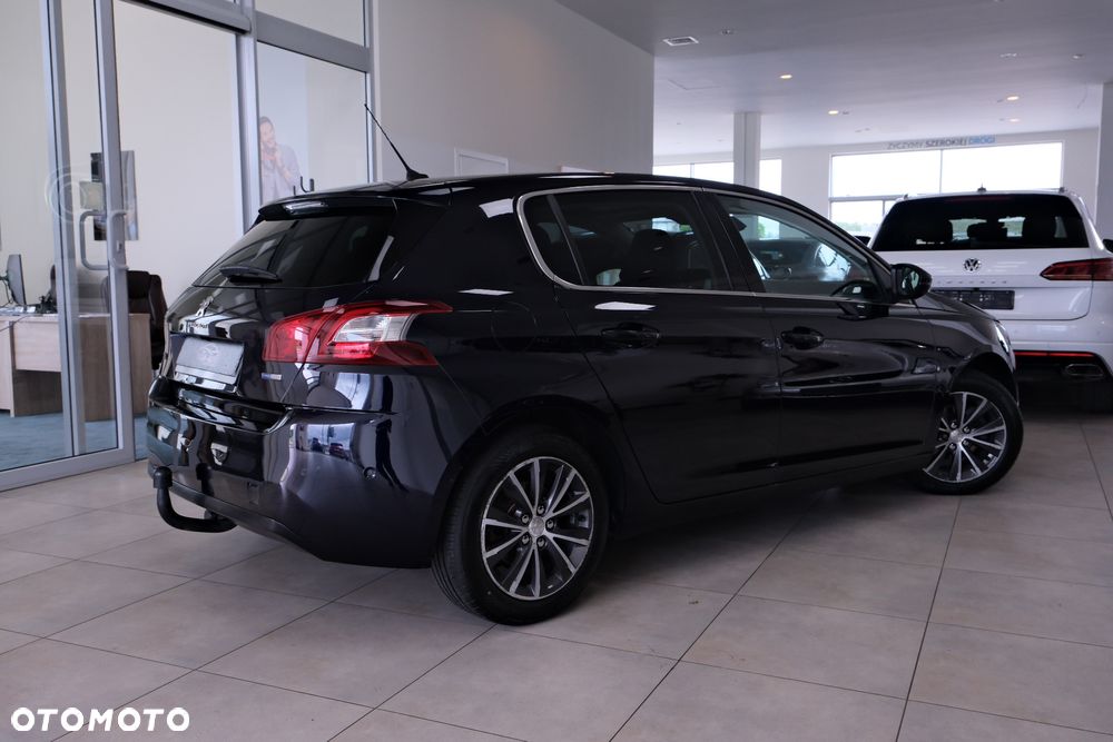 Peugeot 308 - 8