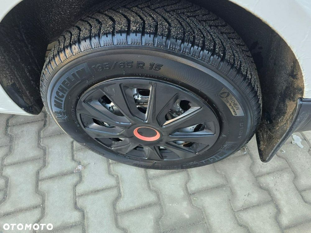 Volkswagen Caddy - 26