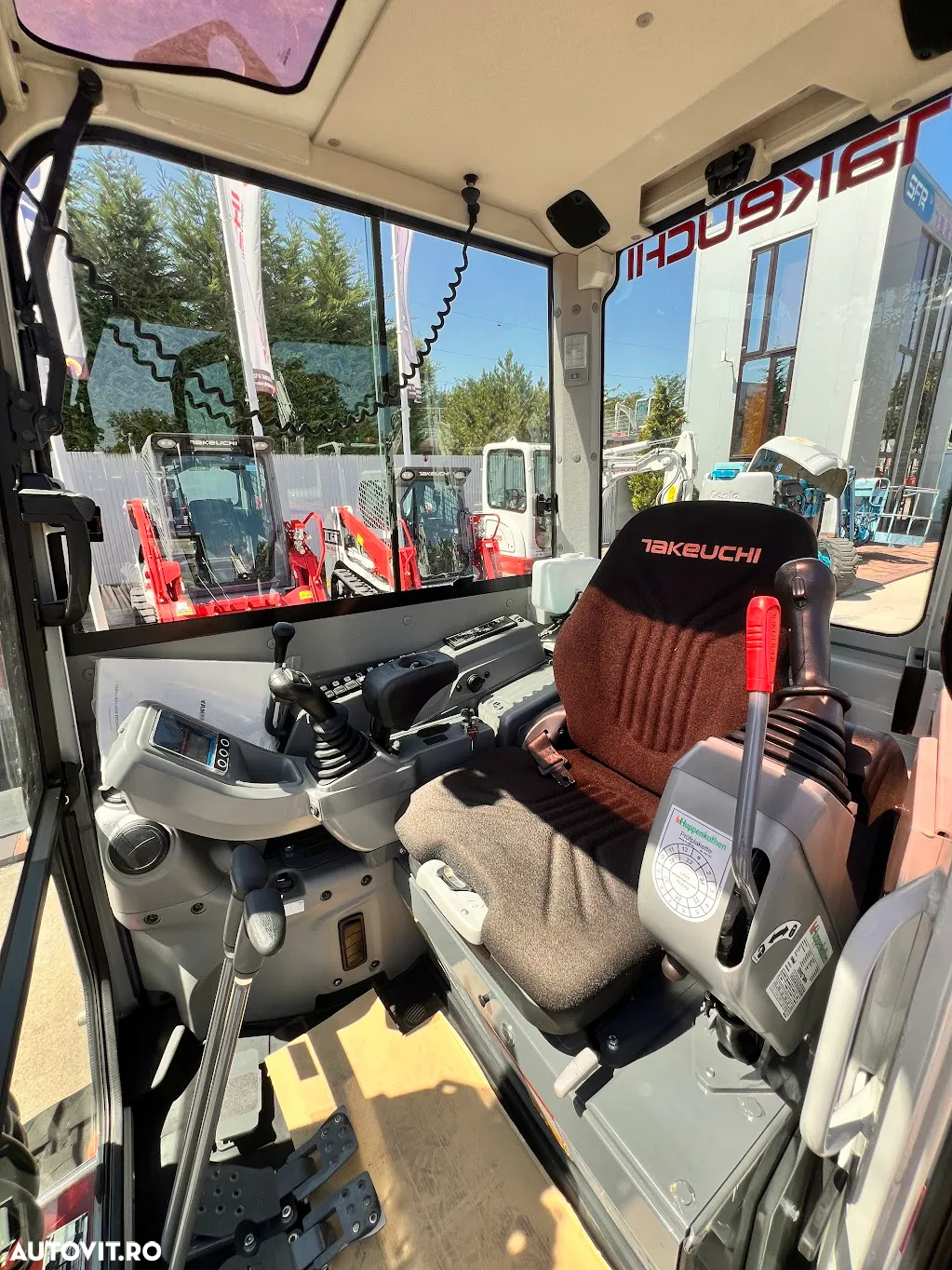 Takeuchi Tb 325 R - 12
