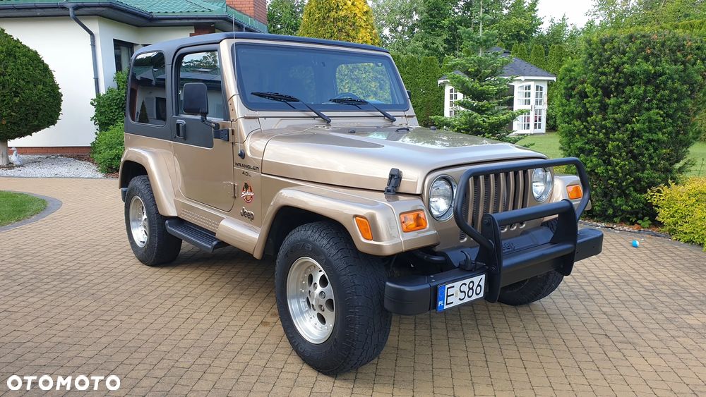 Jeep Wrangler - 1
