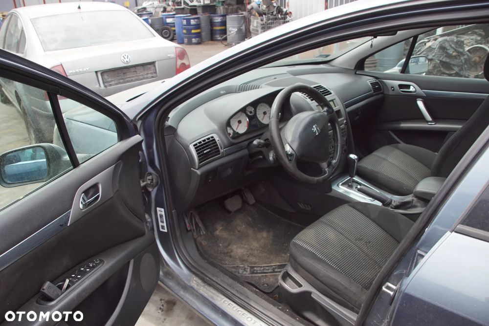 Auto na części - Peugeot 407 SW 2.0 HDI 136 KM RHR 4HP20 EZW 2005R Silnik Skrzynia Drzwi Maska Błotnik Klapa Zderzak Lampa Lusterko Klamka Szyba Panorama Deska Kokpit Sterownik Moduł Czujnik Licznik Wyświetlacz Panel Kierownica - 9