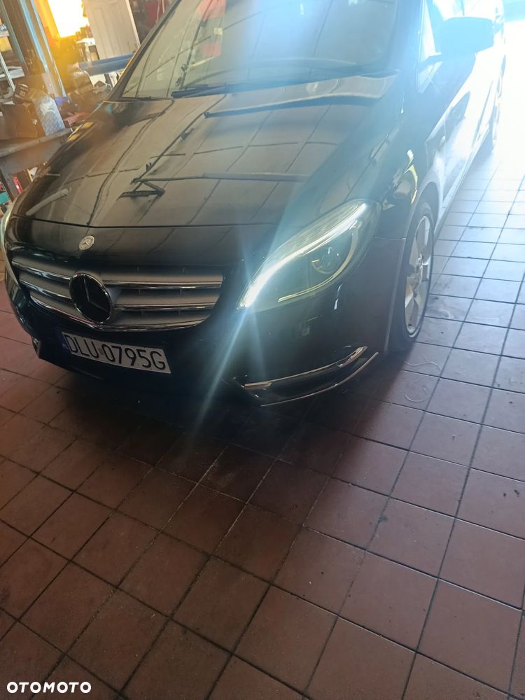 Mercedes-Benz Klasa B 180 AMG Line - 16