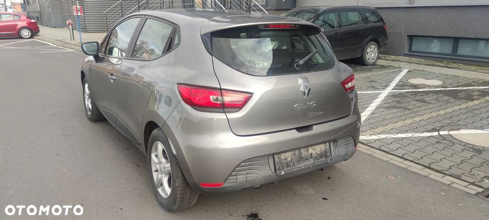 Renault Clio 1.2 16V Life - 19