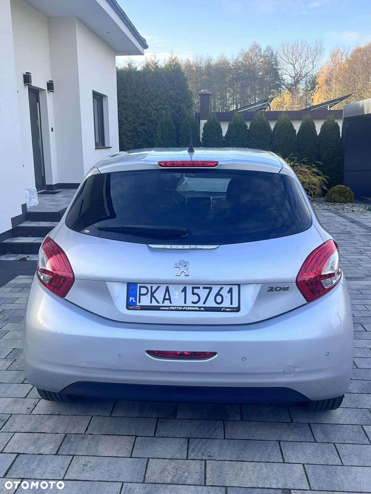Peugeot 208 - 4