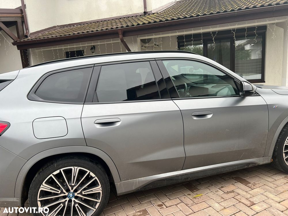 BMW iX1 xDrive30 - 12