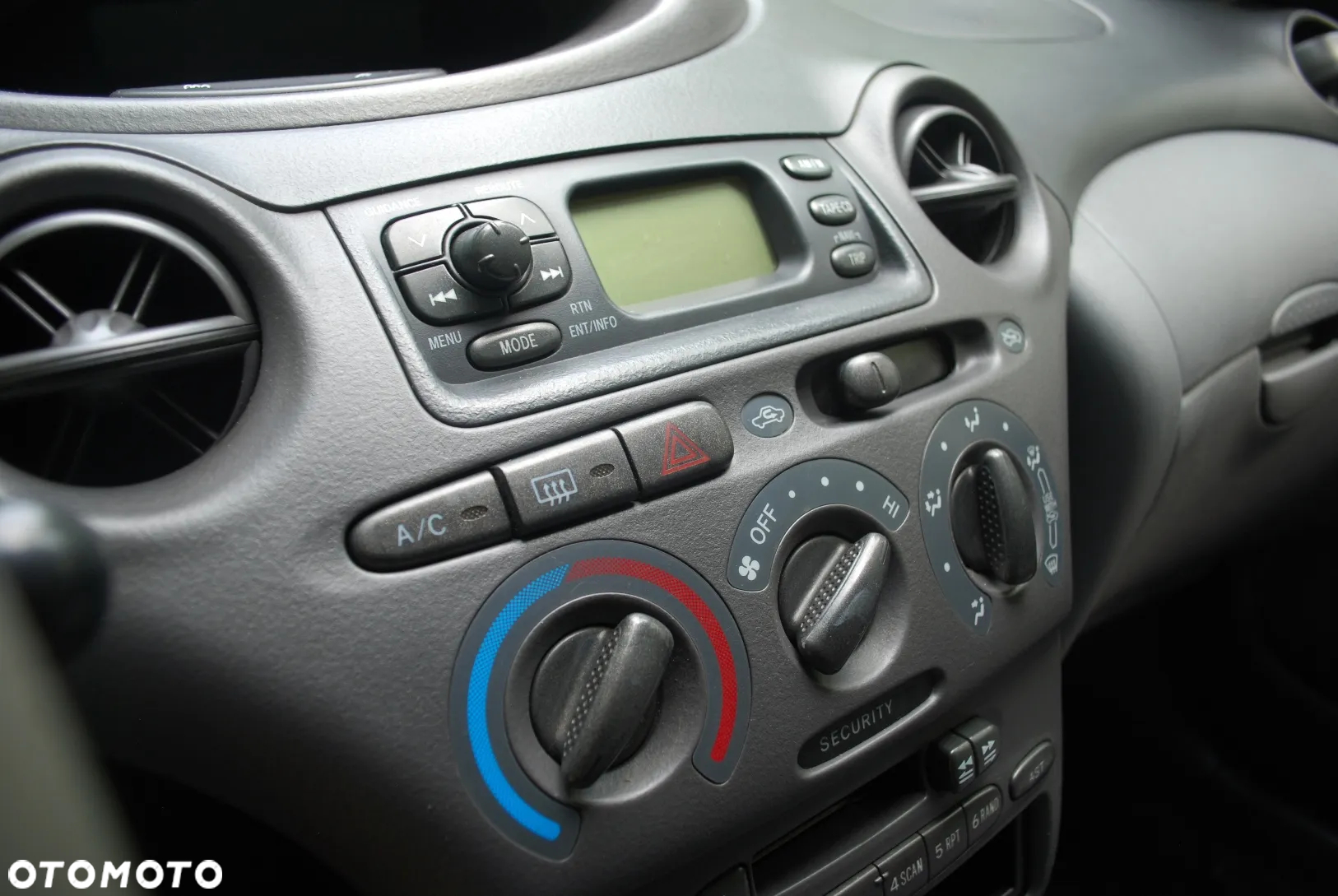 Toyota Yaris 1.0 Luna - 13