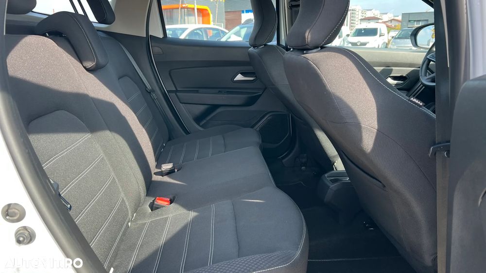 Dacia Duster TCe 90 Essential - 8