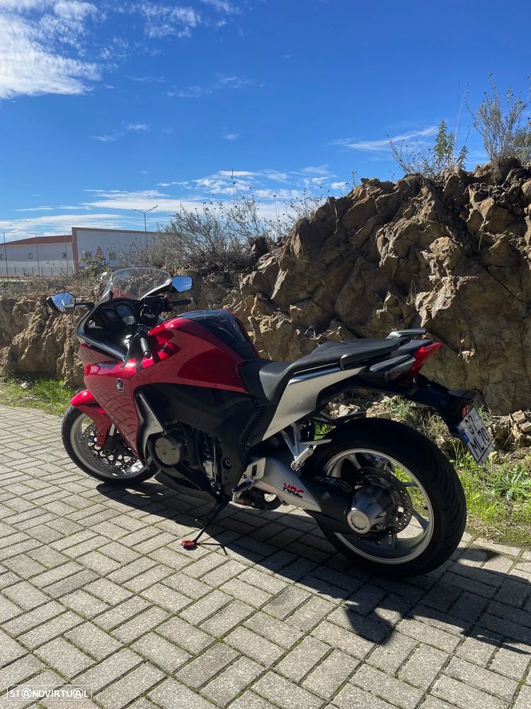 Honda VFR 1200F - 11