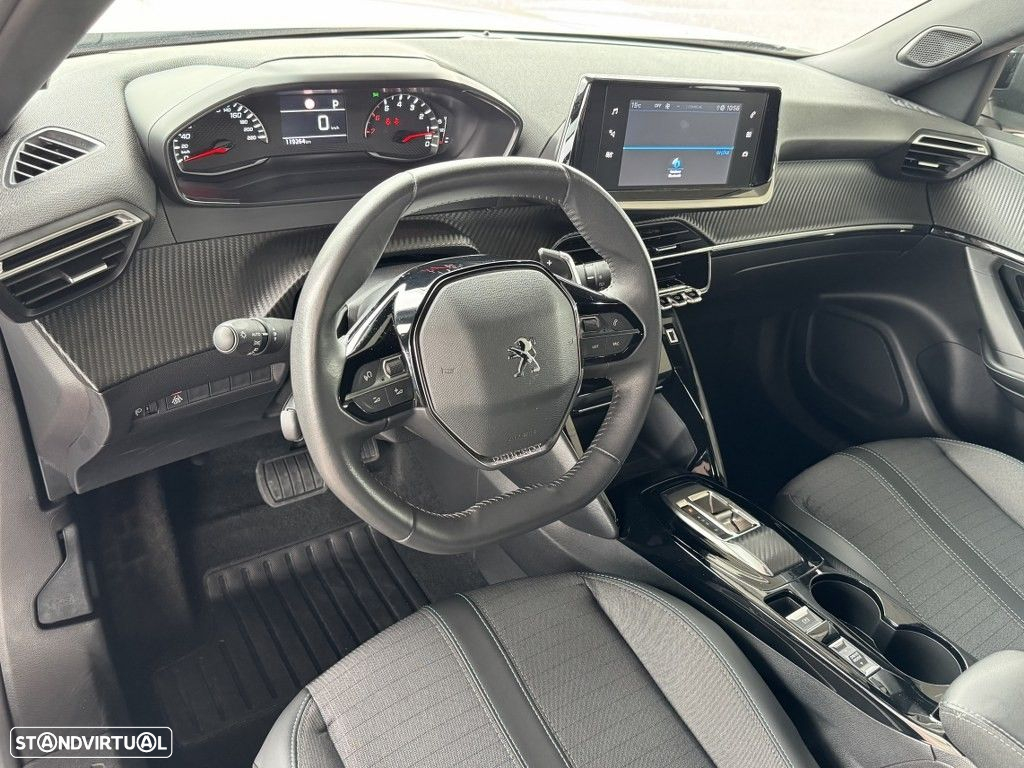Peugeot 2008 1.5 BlueHDi Allure Pack EAT8 - 2