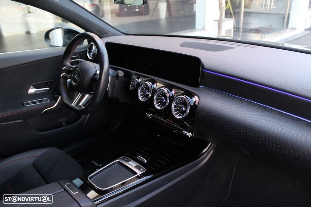 Mercedes-Benz A 200 AMG Line Aut. - 22