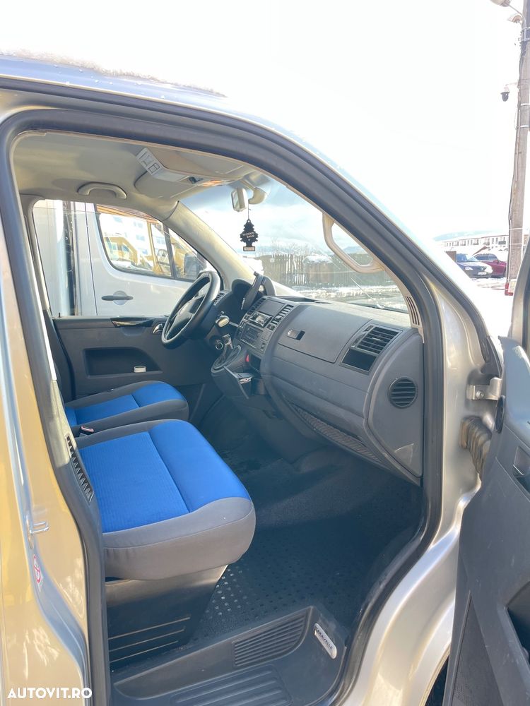 Volkswagen Caravelle - 6