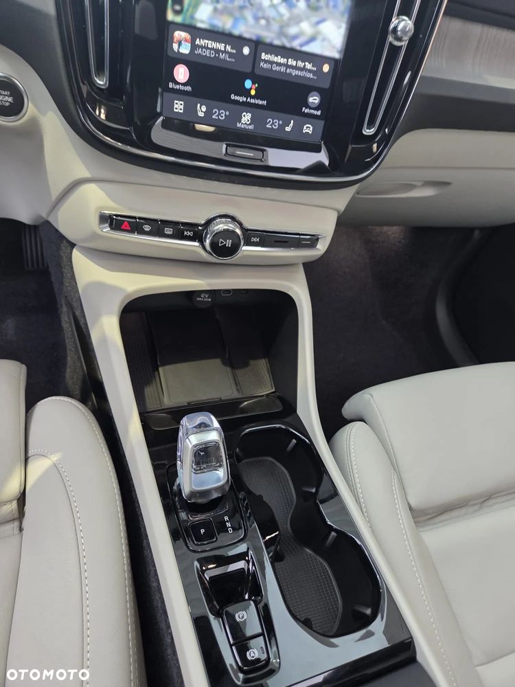 Volvo XC 40 B4 B DKG Ultimate Dark - 11