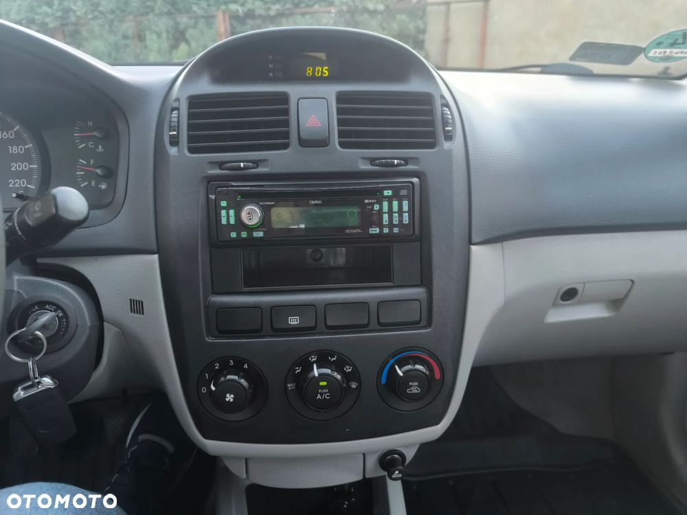 Kia Cerato 1.6 LX - 8