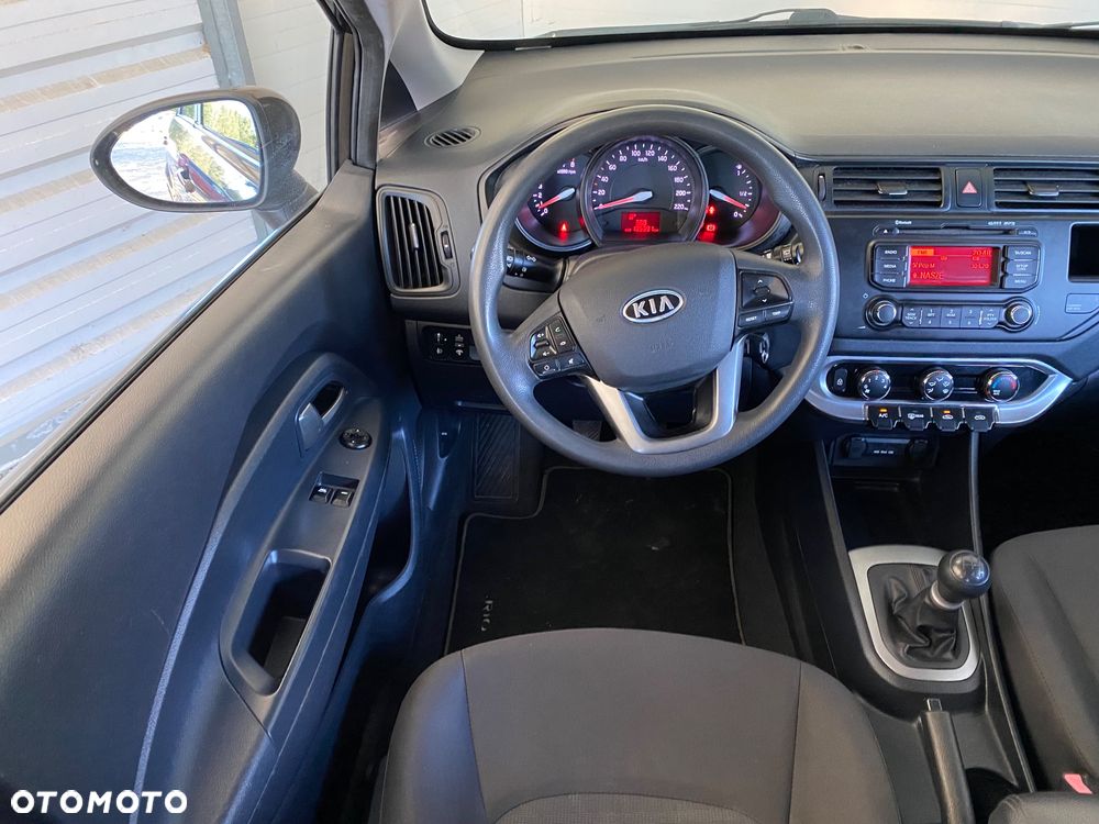 Kia Rio 1.2 M - 10