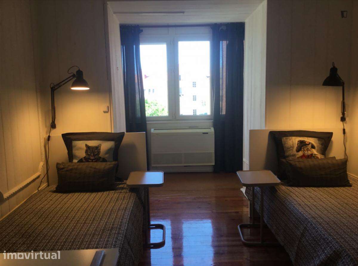Quarto - localizado em Alameda Lisbon - Grande imagem: 2/17