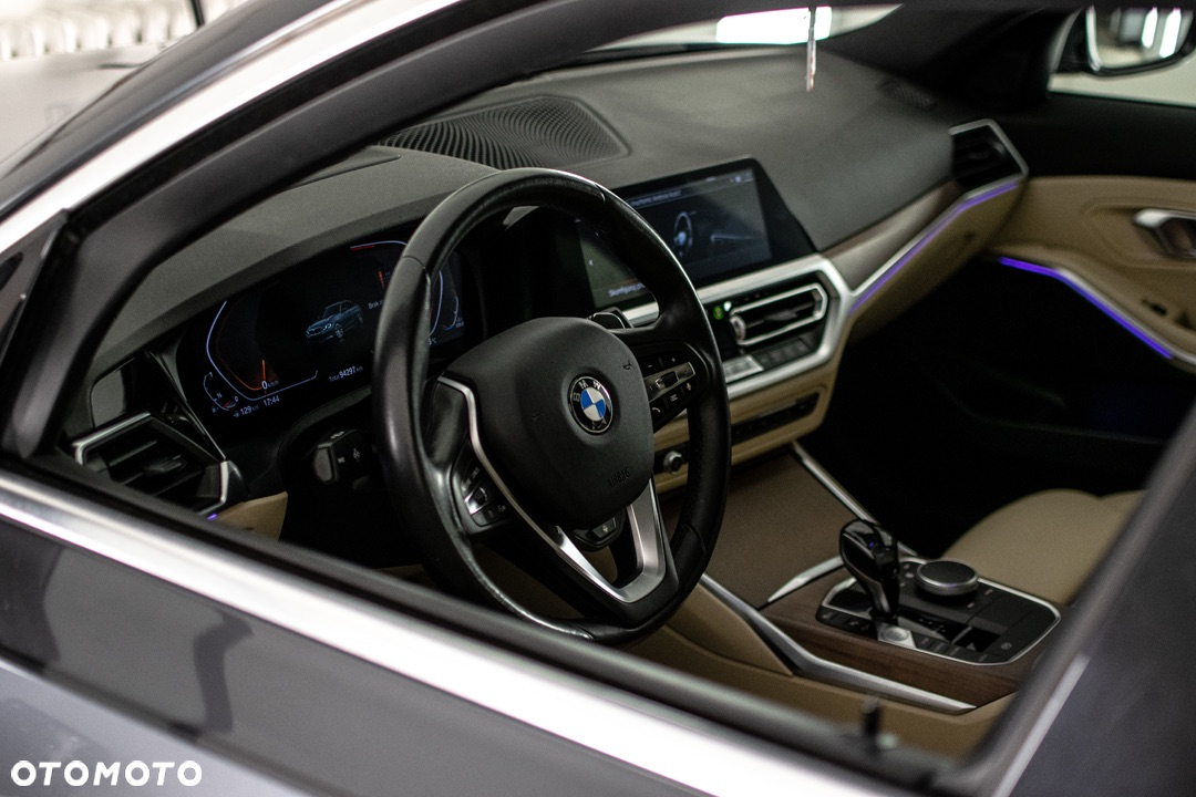 BMW Seria 3 330i GPF xDrive - 10