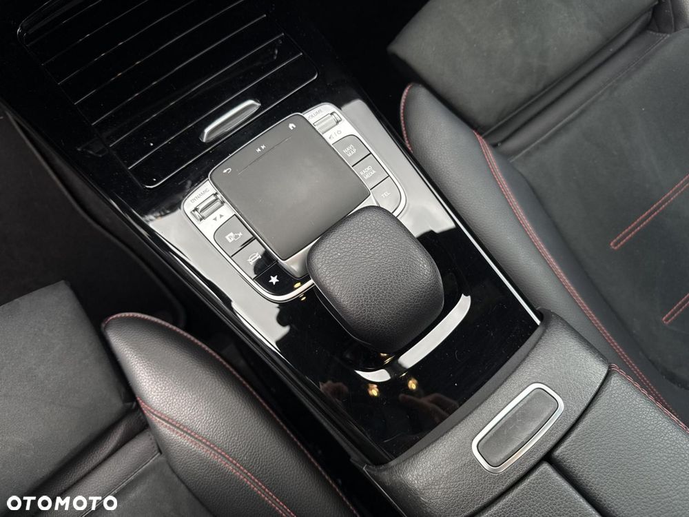 Mercedes-Benz CLA - 16